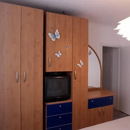 Апартаменты С Террасой Камбани Apartment *