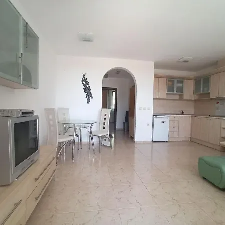 Apartment Апартаменты С Террасой Камбани
